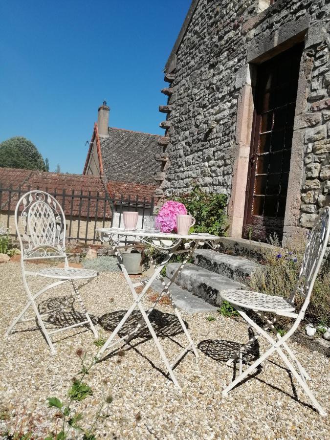 Gite Pierre Et Marie Mellecey Exterior foto